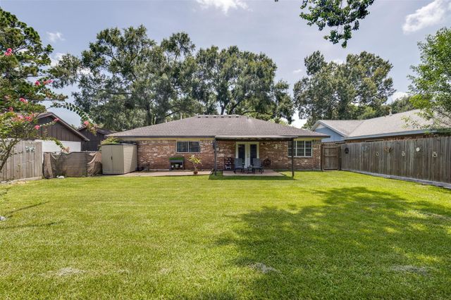 16131 White Star Drive, Houston, TX 77062