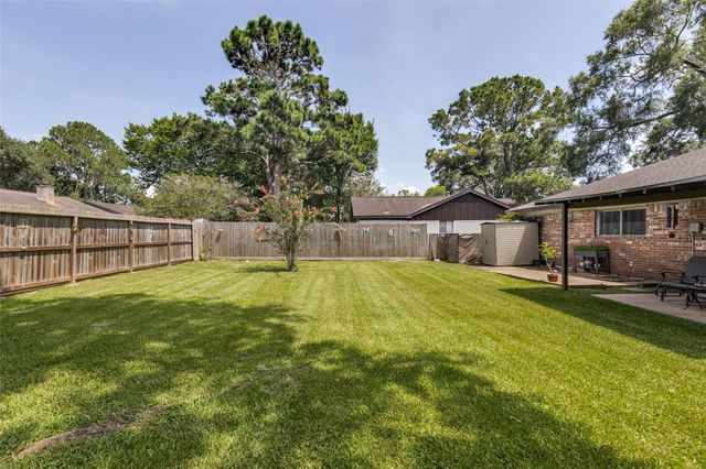 16131 White Star Drive, Houston, TX 77062