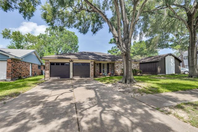 16131 White Star Drive, Houston, TX 77062