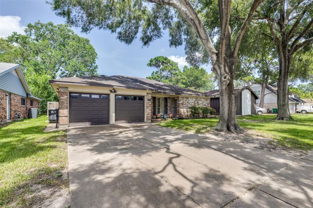 16131 White Star Drive, Houston, TX 77062