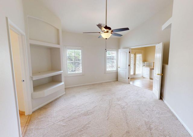 9821 N Sierra Vista Avenue, Fresno, CA 93720