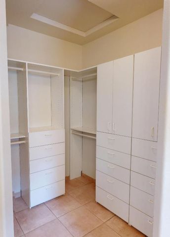 9821 N Sierra Vista Avenue, Fresno, CA 93720