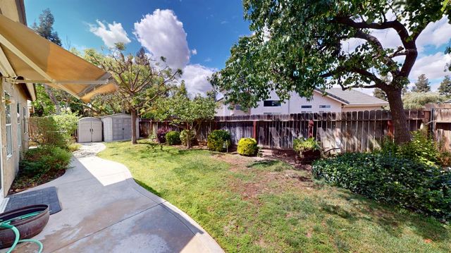 9821 N Sierra Vista Avenue, Fresno, CA 93720