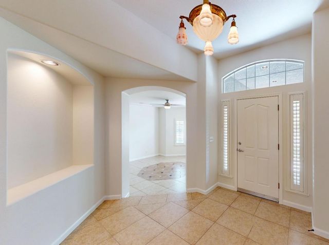 9821 N Sierra Vista Avenue, Fresno, CA 93720