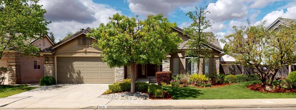Image 1 of property listing at 9821 N Sierra Vista Avenue, Fresno, CA 93720