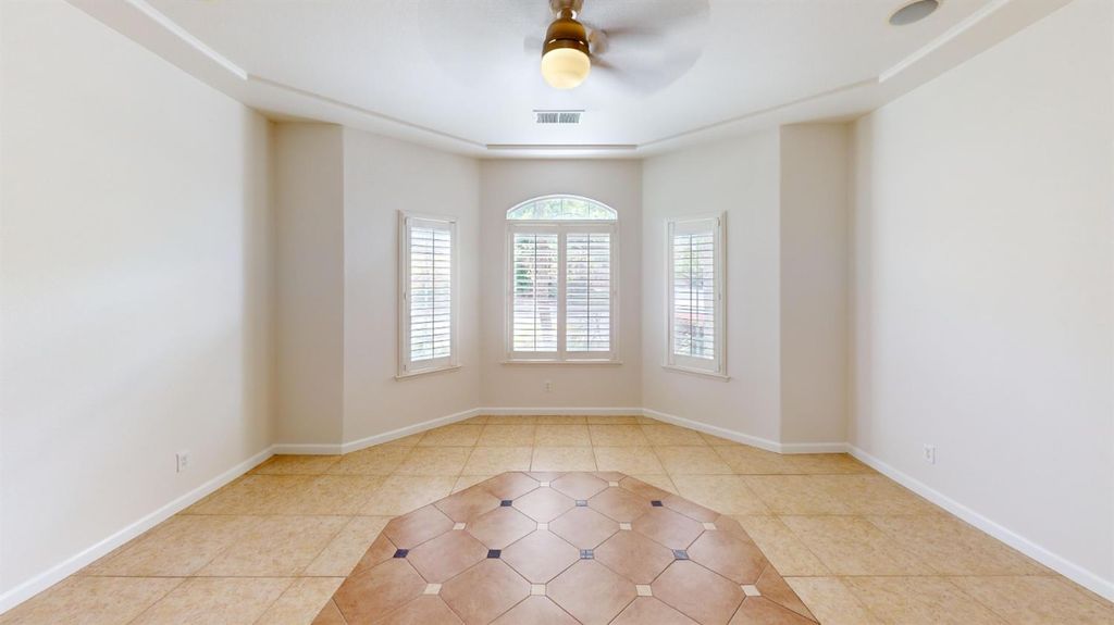 Image 19 of property listing at 9821 N Sierra Vista Avenue, Fresno, CA 93720