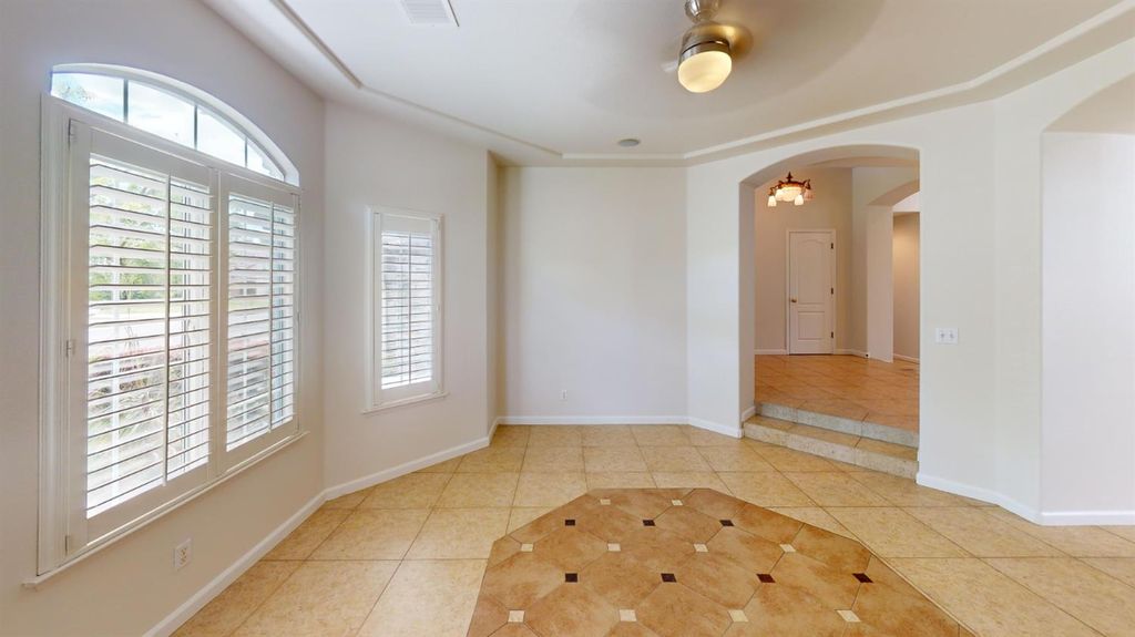 Image 20 of property listing at 9821 N Sierra Vista Avenue, Fresno, CA 93720