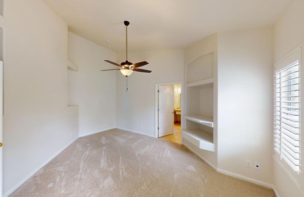 Image 23 of property listing at 9821 N Sierra Vista Avenue, Fresno, CA 93720