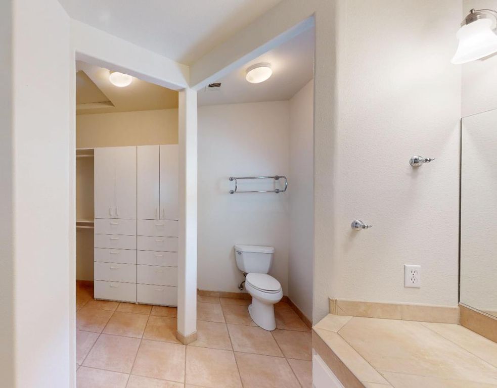 Image 28 of property listing at 9821 N Sierra Vista Avenue, Fresno, CA 93720