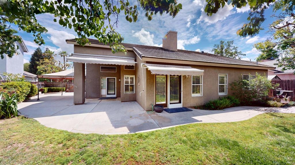 Image 43 of property listing at 9821 N Sierra Vista Avenue, Fresno, CA 93720