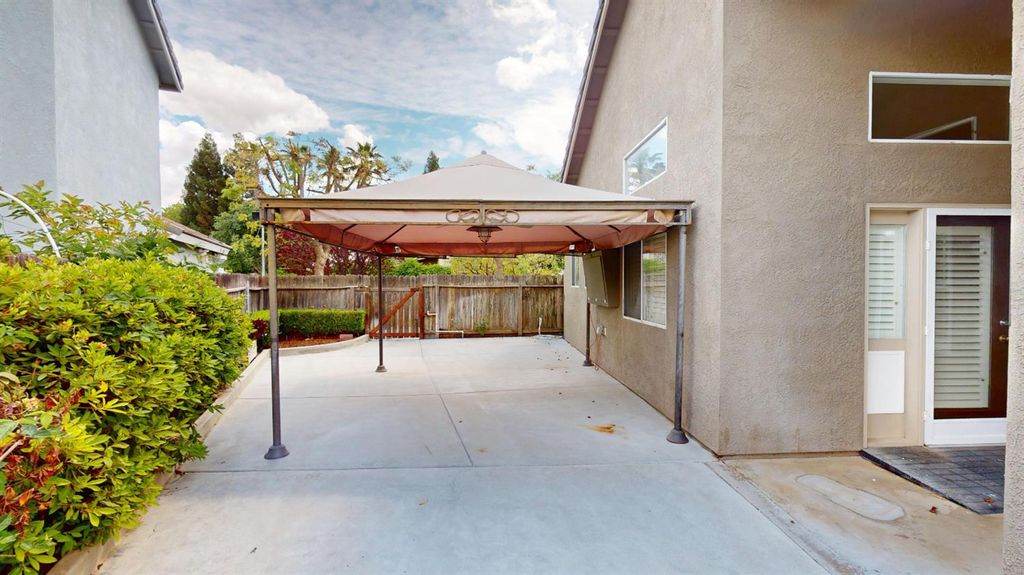 Image 46 of property listing at 9821 N Sierra Vista Avenue, Fresno, CA 93720