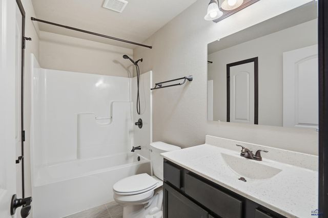 1203 KODIAK DRIVE, Box Elder, SD 57719