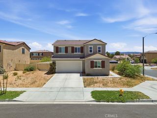 4384 W Avenue J-5, Lancaster, CA 93536