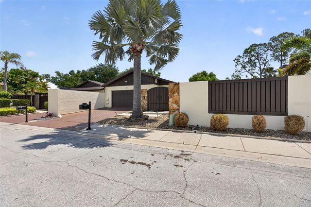 13522 AVISTA DRIVE, Tampa, FL 33624