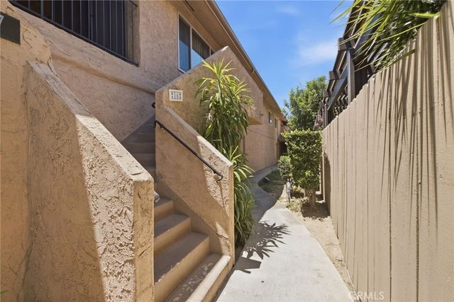 901 N Citrus, La Habra, CA 90631