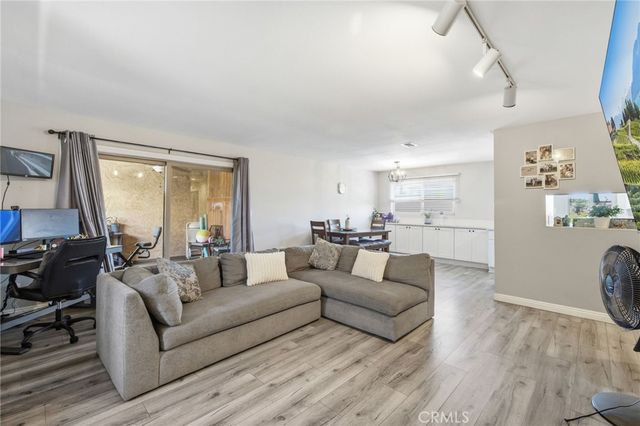 901 N Citrus, La Habra, CA 90631