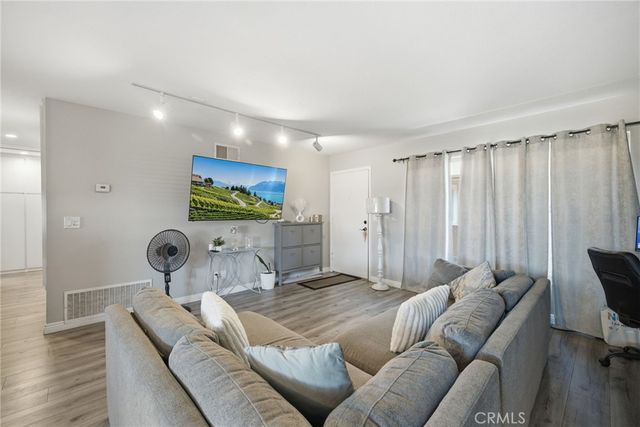 901 N Citrus, La Habra, CA 90631