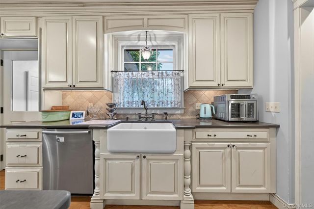 26 Maple Avenue, Warwick, NY 10990