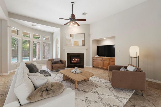 6 Hithervale Court, The Woodlands, TX 77382