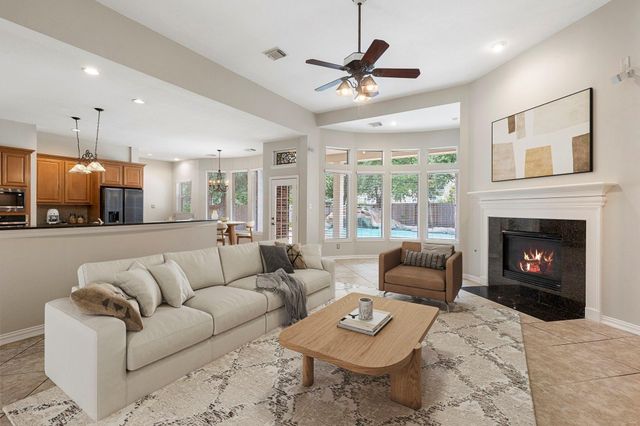 6 Hithervale Court, The Woodlands, TX 77382