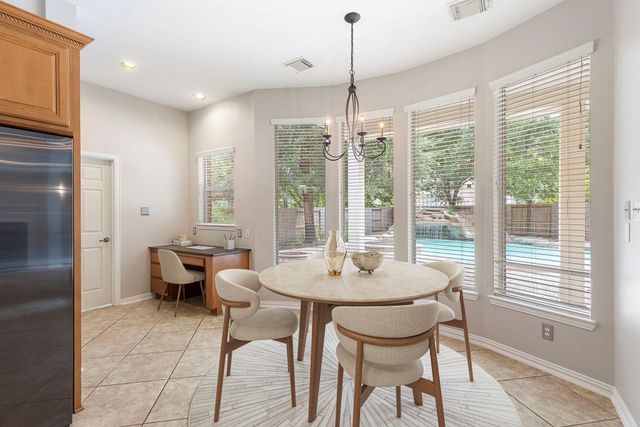 6 Hithervale Court, The Woodlands, TX 77382