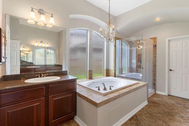 6 Hithervale Court, The Woodlands, TX 77382