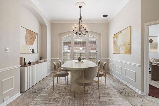 6 Hithervale Court, The Woodlands, TX 77382