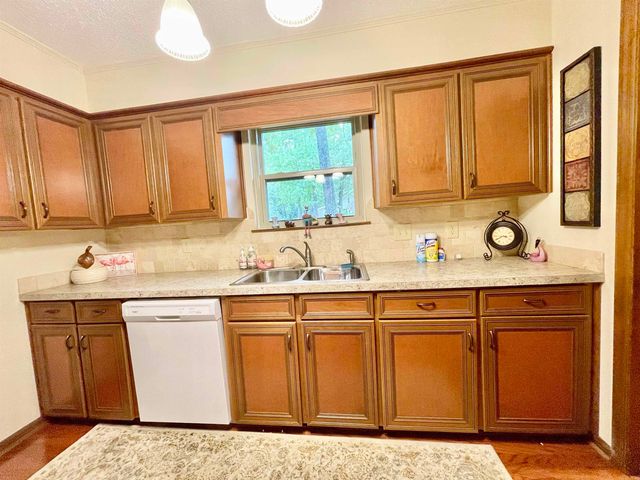 6 Weatherwood Lane, Maumelle, AR 72113