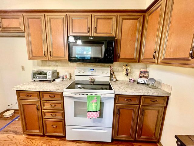 6 Weatherwood Lane, Maumelle, AR 72113