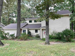6 Weatherwood Lane, Maumelle, AR 72113