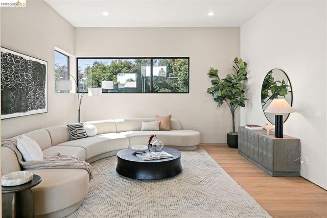 1406 San Pablo Ave A, Berkeley, CA 94702