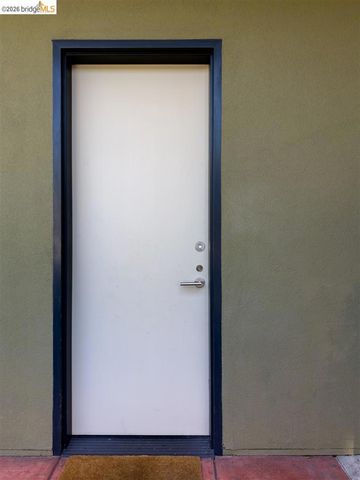 1406 San Pablo Ave A, Berkeley, CA 94702