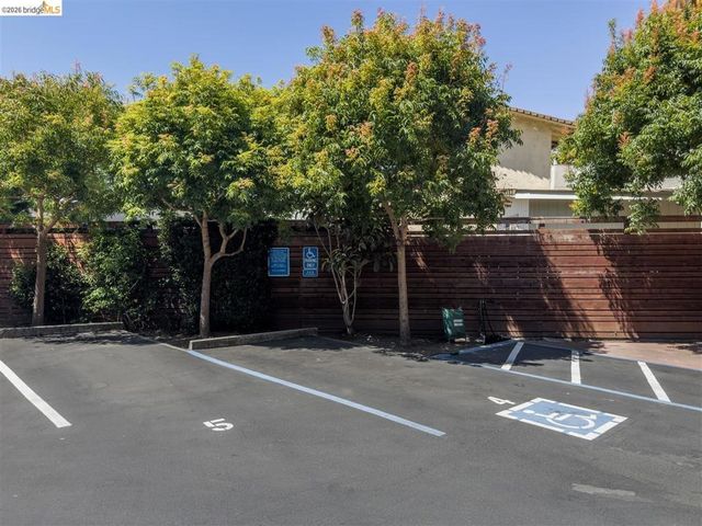 1406 San Pablo Ave A, Berkeley, CA 94702