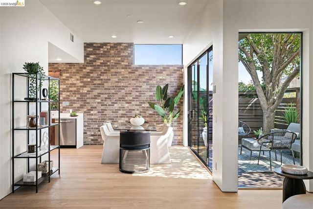 1406 San Pablo Ave A, Berkeley, CA 94702
