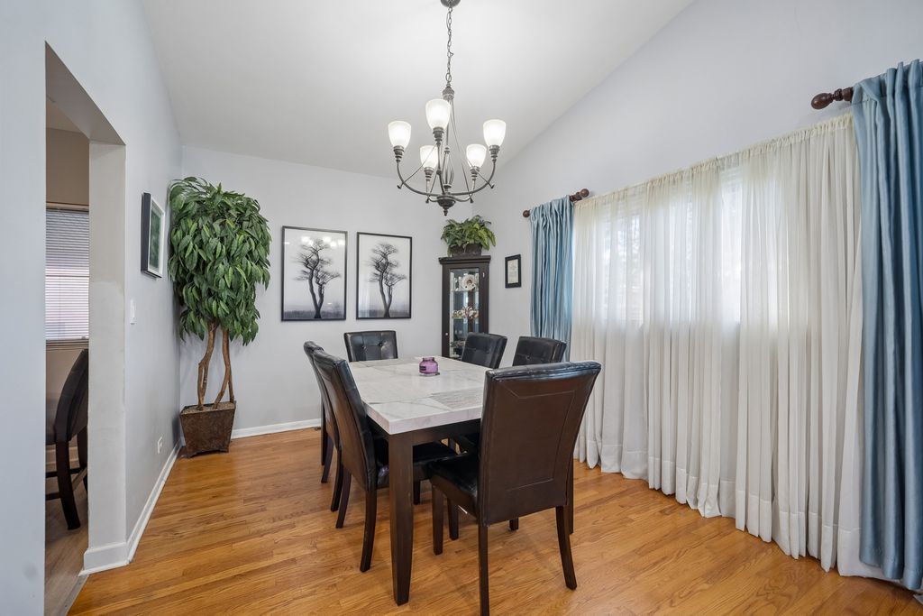 8560 W Clara Drive, Niles, IL 60714 — photo 4