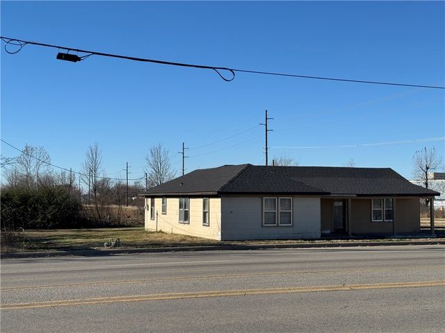 1220 13th Street, Rogers, AR 72756
