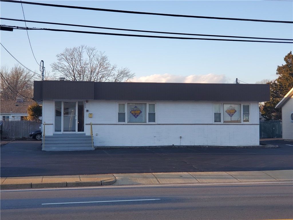 849 post Road, Warwick, RI 02888