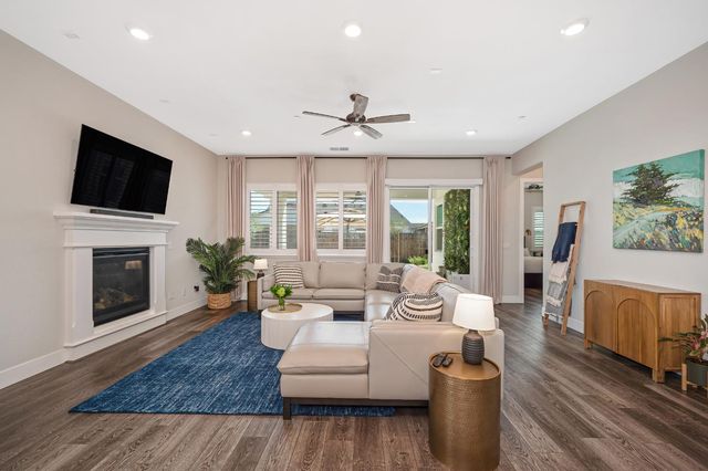 4057 Scotch Pine Dr, Roseville, CA 95747