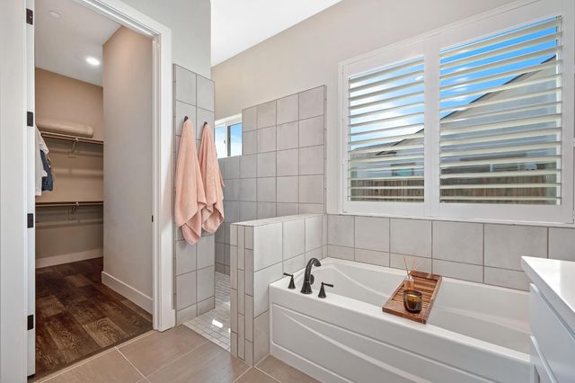 4057 Scotch Pine Dr, Roseville, CA 95747