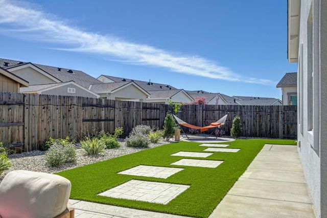 4057 Scotch Pine Dr, Roseville, CA 95747