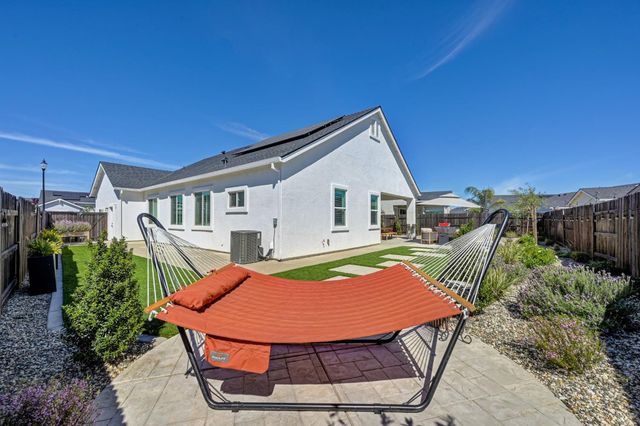 4057 Scotch Pine Dr, Roseville, CA 95747