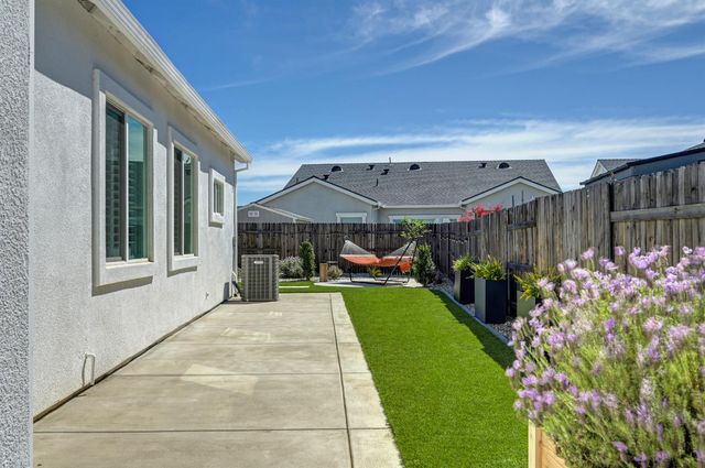 4057 Scotch Pine Dr, Roseville, CA 95747