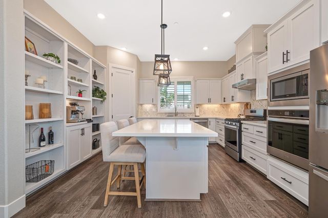 4057 Scotch Pine Dr, Roseville, CA 95747