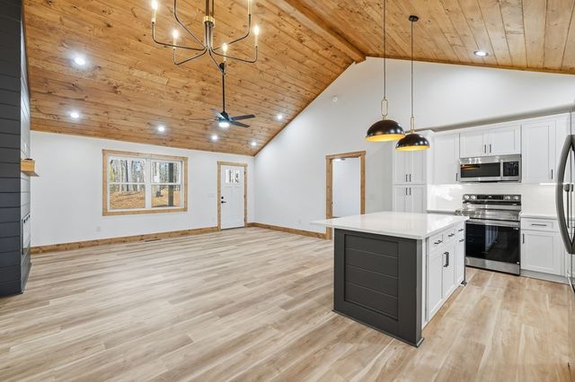 1883 Newport Drive, Ellijay, GA 30540