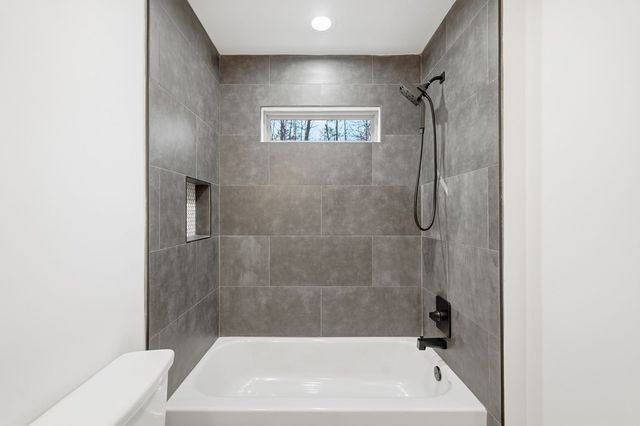 1883 Newport Drive, Ellijay, GA 30540