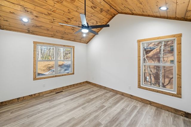 1883 Newport Drive, Ellijay, GA 30540