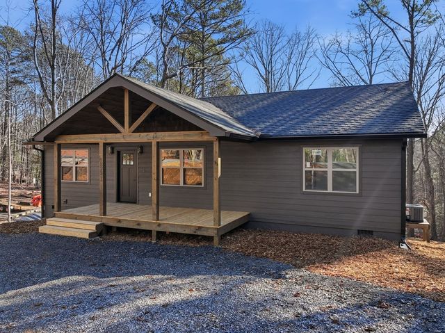 1883 Newport Drive, Ellijay, GA 30540