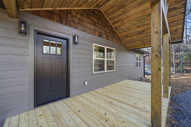 1883 Newport Drive, Ellijay, GA 30540