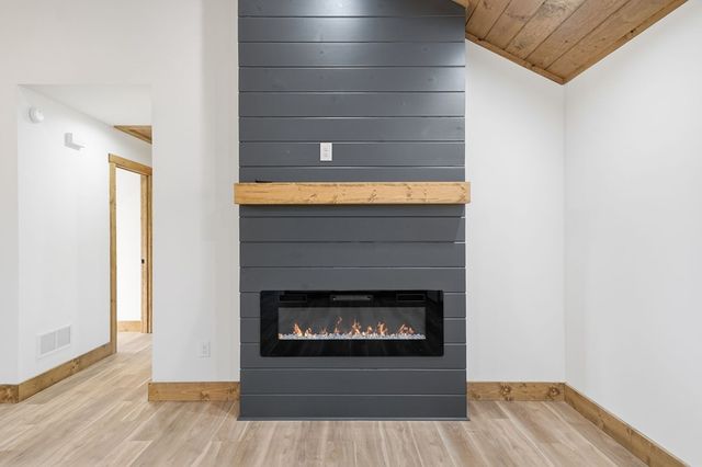 1883 Newport Drive, Ellijay, GA 30540