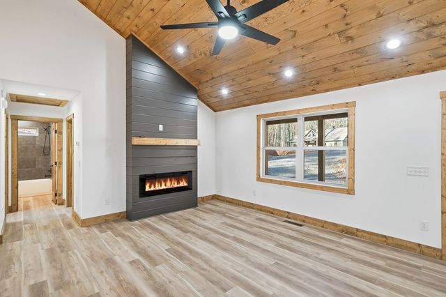 1883 Newport Drive, Ellijay, GA 30540